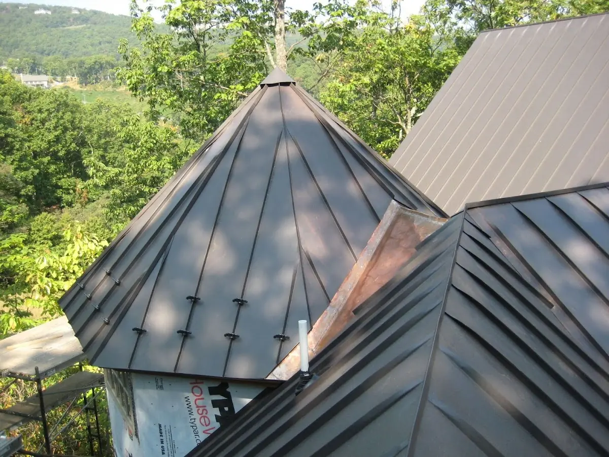 Professional Roof Tarp Installation by Craftsman Roofing in La Viña